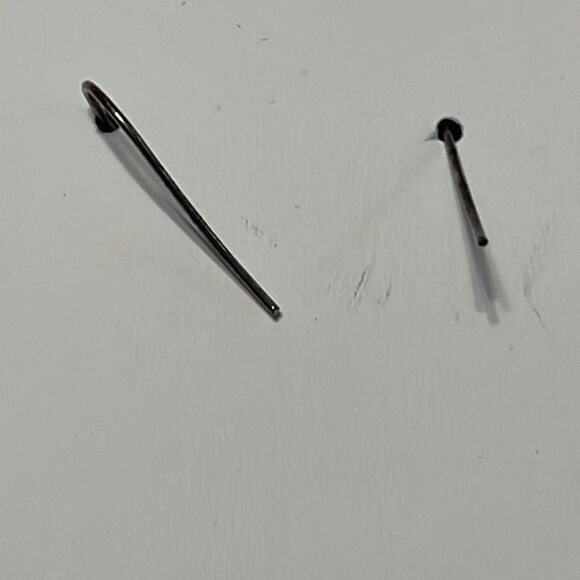 Adorable Silver-Tone Hanging Cats - Excellent Preowned Condition - Picture 7 of 9